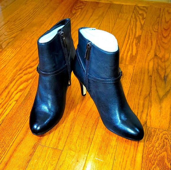 Vince Camuto Shoes - Vince Camuto | Vanya Ankle Boots
